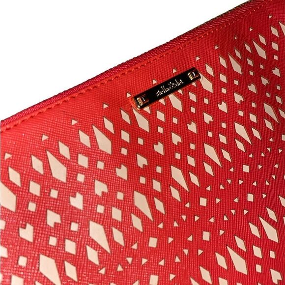 Beautiful Stella & Dot - Laser cut Coral pink & beige zip & snap bifold clutch - Picture 2 of 6